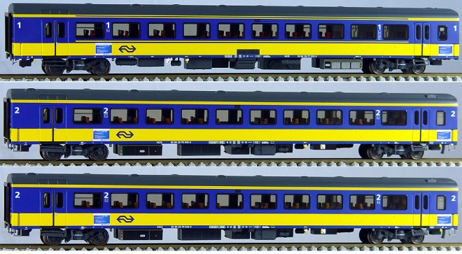 Set of 3 Passenger cars type ICRm  NStv. Stam 5635<br /><a href='images/pictures/LS_Models/44087.jpg' target='_blank'>Full size image</a>